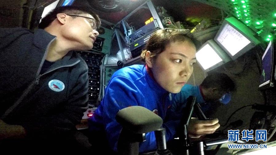 （圖文互動）（1）我國第二批實習潛航員完成首輪主駕“蛟龍”號海底作業
